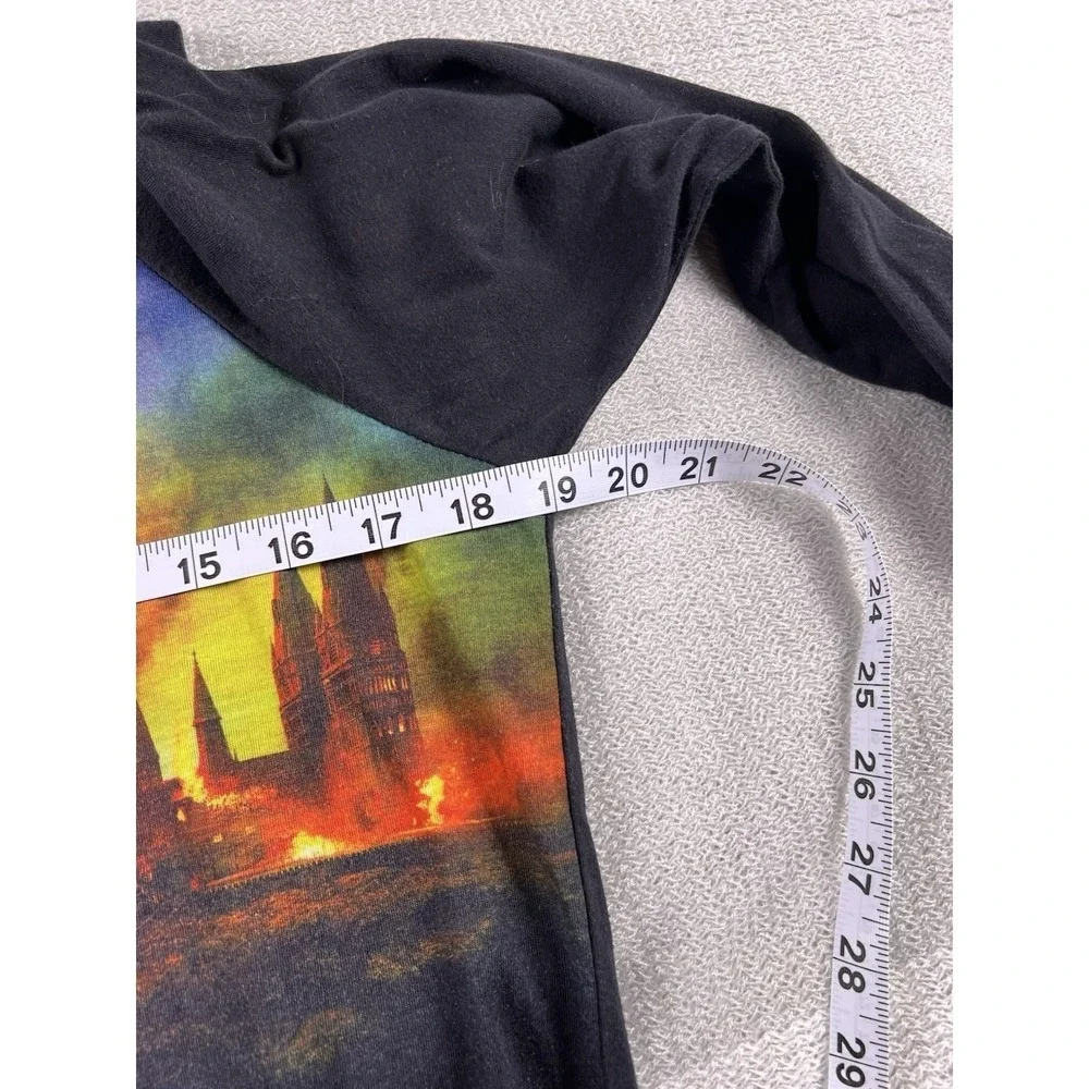 Harry Potter Hogwarts Castle Fire Graphic Raglan Long Sleeve Top Women's M Magic - Picture 7 of 7